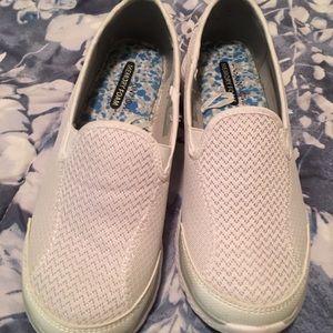 Danskin now memory foam slip on women’s 8 shoes